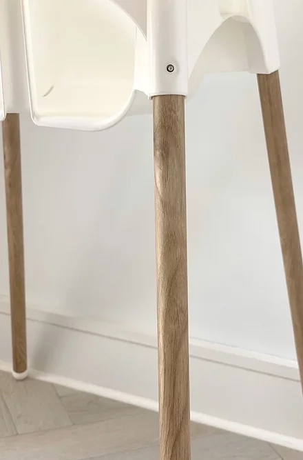 Hochstuhlbein mit Umhüllung