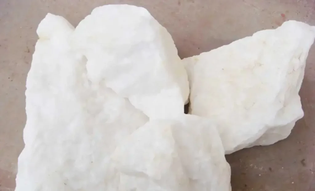 corps de minerai de silicium